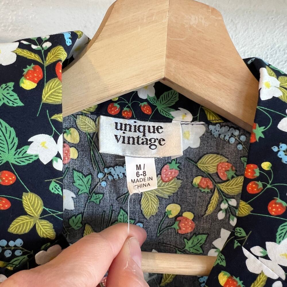 Unique Vintage Strawberry Cotton Print Sleeveless Button Down Blouse Size M - Picture 5 of 12